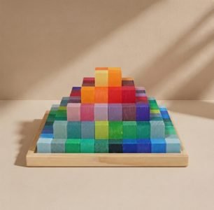 Large stepped pyramid 4×4